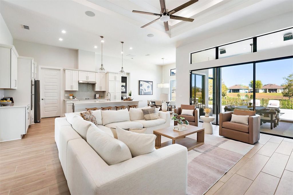 Image 8 of property listing at 31778 RED TAIL BOULEVARD, Sorrento, FL 32776