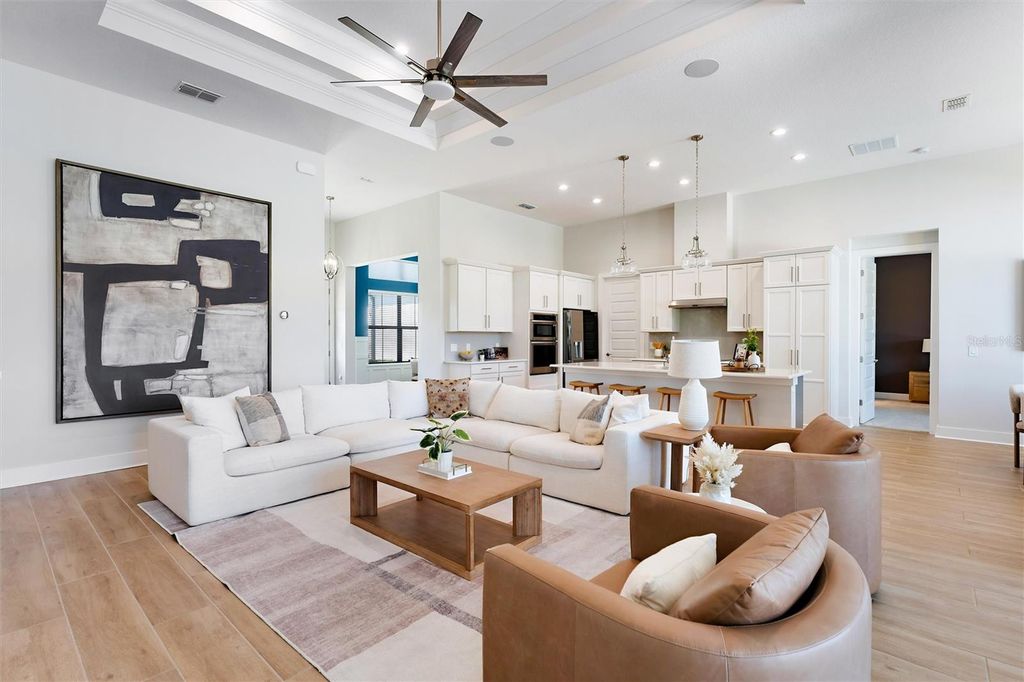 Image 9 of property listing at 31778 RED TAIL BOULEVARD, Sorrento, FL 32776