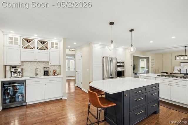 1699 Old Homestead Drive, Rochester Hills, MI 48306
