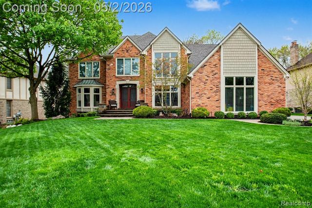 1699 Old Homestead Drive, Rochester Hills, MI 48306