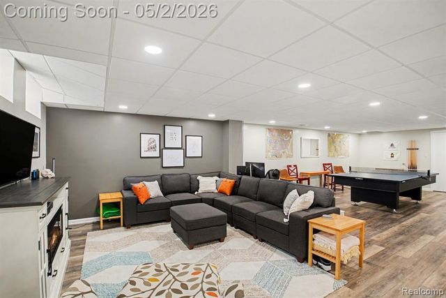 1699 Old Homestead Drive, Rochester Hills, MI 48306