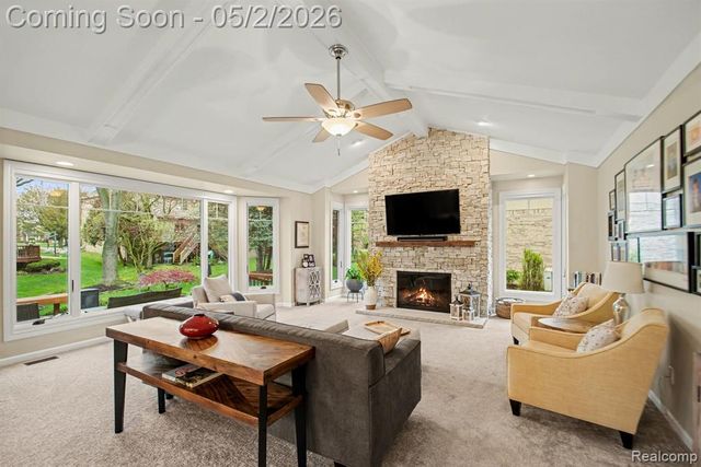 1699 Old Homestead Drive, Rochester Hills, MI 48306