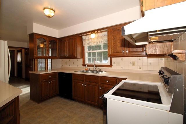 19010 W Main STREET, Lannon, WI 53046