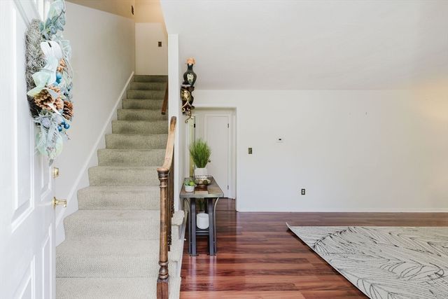 88 Sandalwood Dr, Attleboro, MA 02703