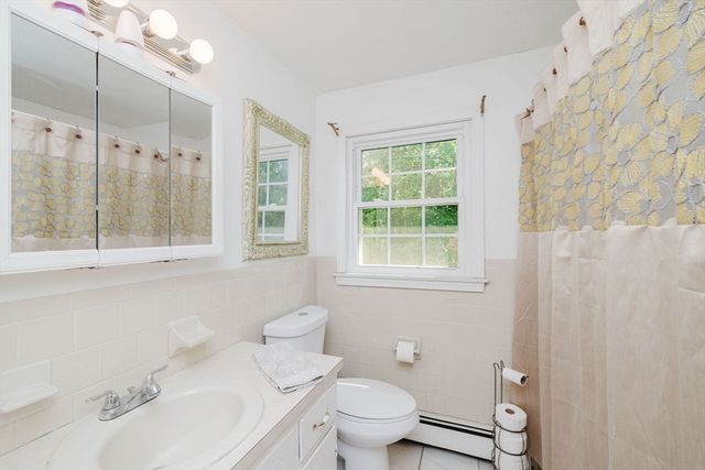 88 Sandalwood Dr, Attleboro, MA 02703