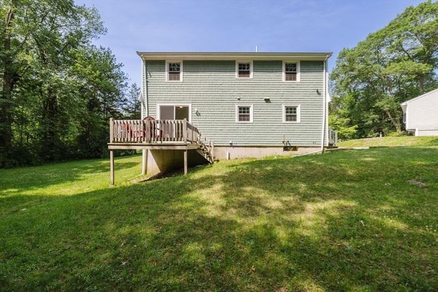 88 Sandalwood Dr, Attleboro, MA 02703