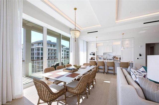 902 Gulf Shore BLVD N E502, Naples, FL 34102