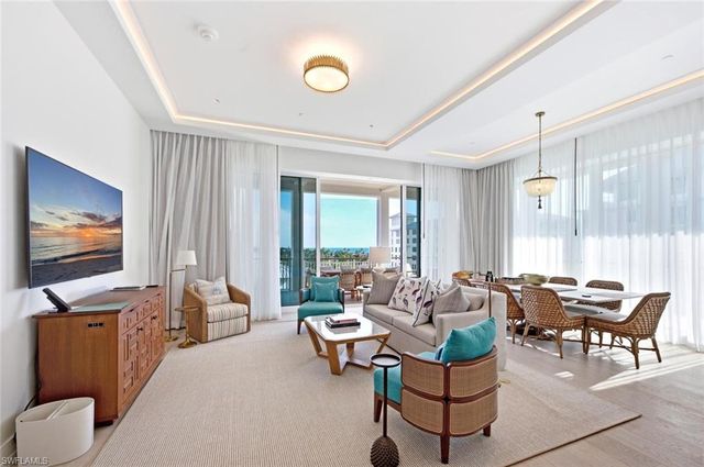902 Gulf Shore BLVD N E502, Naples, FL 34102