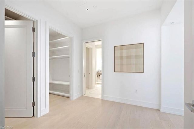902 Gulf Shore BLVD N E502, Naples, FL 34102