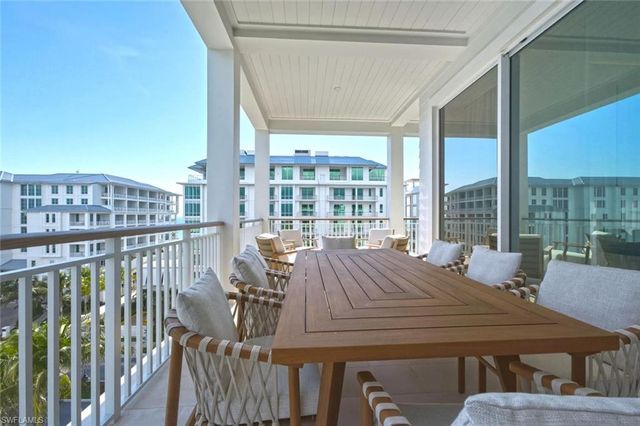 902 Gulf Shore BLVD N E502, Naples, FL 34102