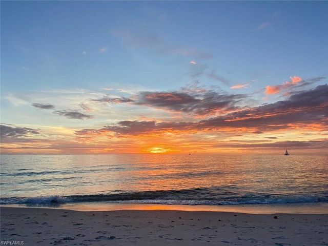902 Gulf Shore BLVD N E502, Naples, FL 34102