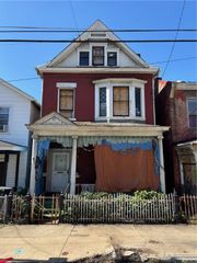 414 Mills Avenue, Braddock, PA 15104