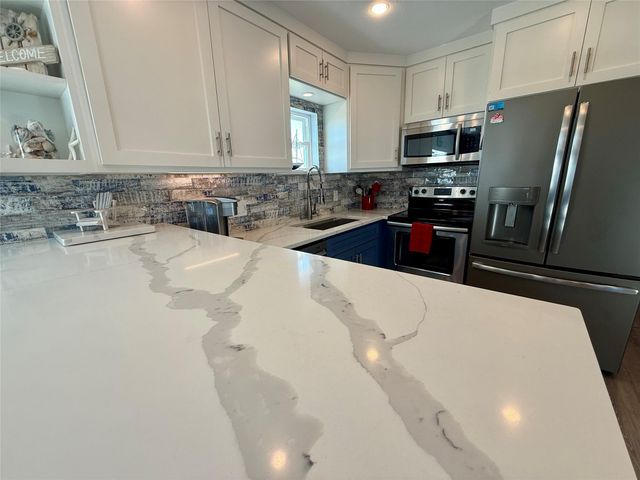 16719 Tahiti Way, Jamaica Beach, TX 77554