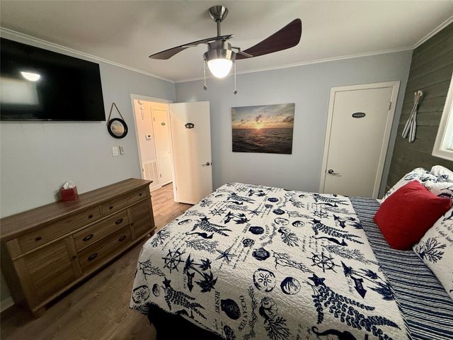 16719 Tahiti Way, Jamaica Beach, TX 77554