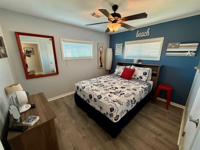 16719 Tahiti Way, Jamaica Beach, TX 77554