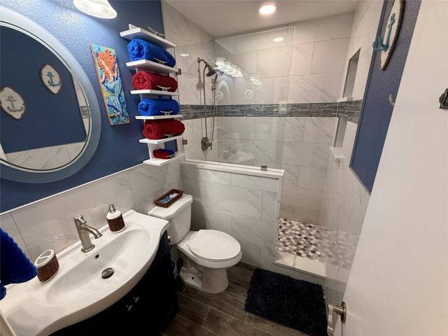 16719 Tahiti Way, Jamaica Beach, TX 77554