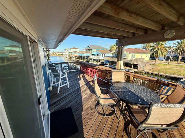 16719 Tahiti Way, Jamaica Beach, TX 77554