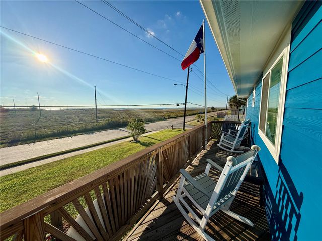 16719 Tahiti Way, Jamaica Beach, TX 77554