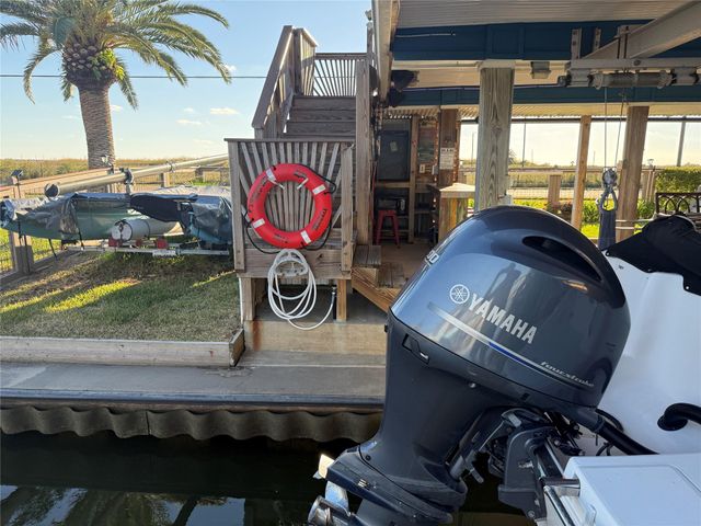 16719 Tahiti Way, Jamaica Beach, TX 77554