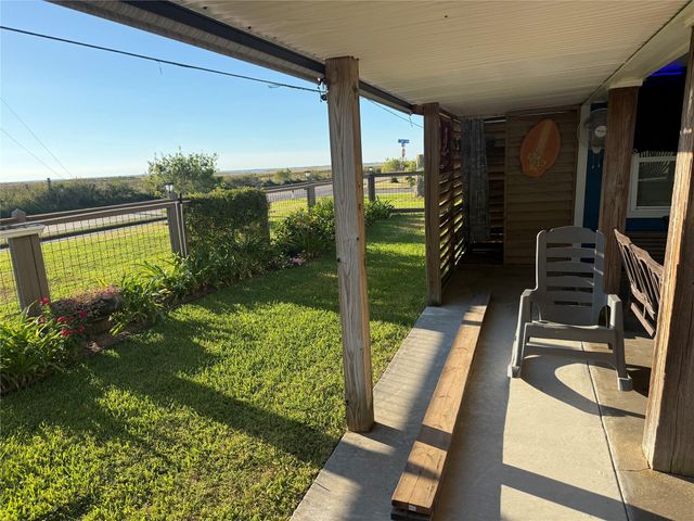 16719 Tahiti Way, Jamaica Beach, TX 77554