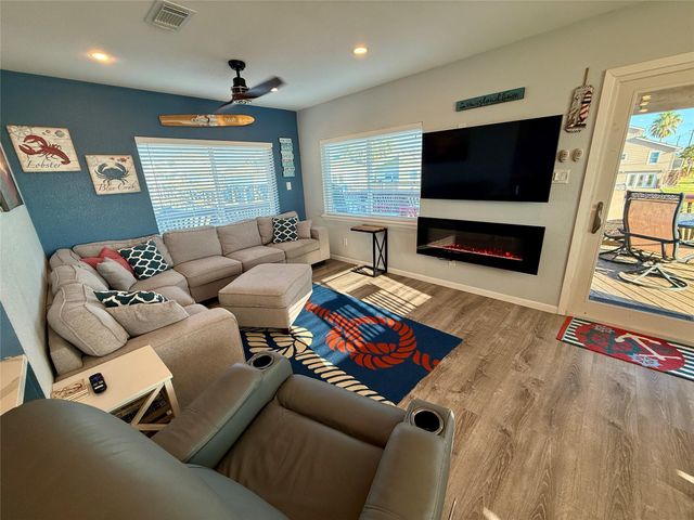 16719 Tahiti Way, Jamaica Beach, TX 77554