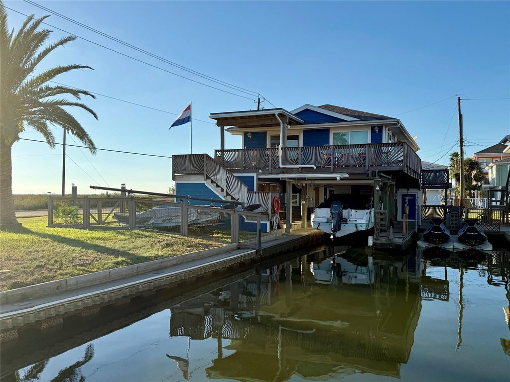 16719 Tahiti Way, Jamaica Beach, TX 77554