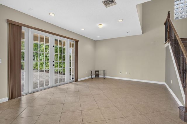 9081 Dupont Place, Wellington, FL 33414