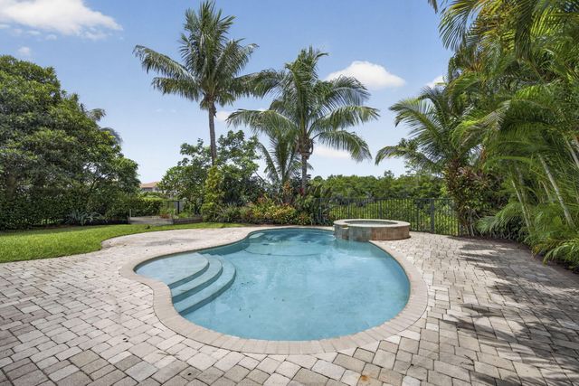 9081 Dupont Place, Wellington, FL 33414