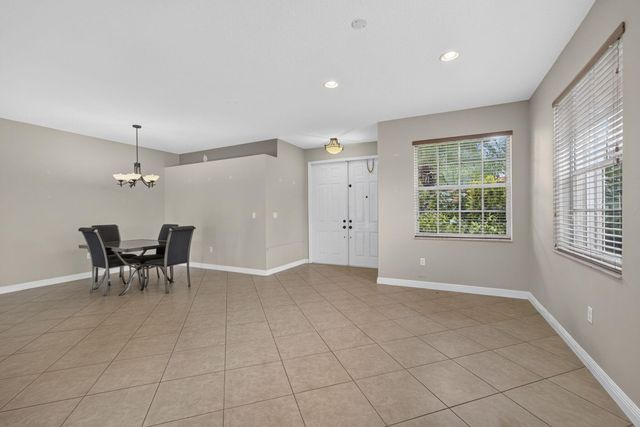 9081 Dupont Place, Wellington, FL 33414