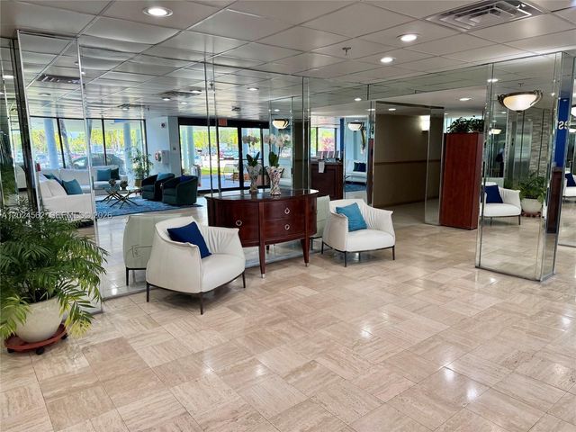 4001 Hillcrest Dr 609, Hollywood, FL 33021