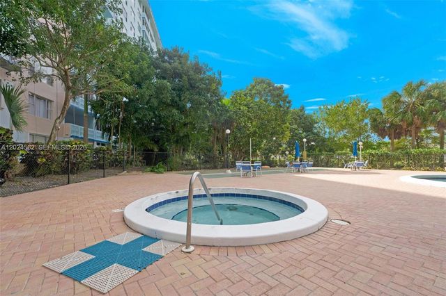4001 Hillcrest Dr 609, Hollywood, FL 33021