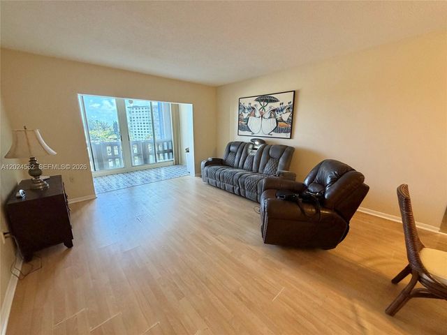 4001 Hillcrest Dr 609, Hollywood, FL 33021