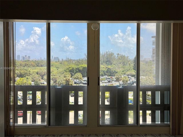 4001 Hillcrest Dr 609, Hollywood, FL 33021