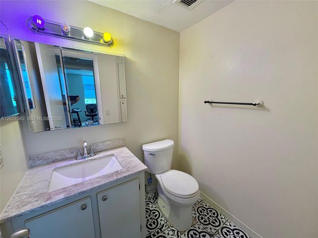 4001 Hillcrest Dr 609, Hollywood, FL 33021