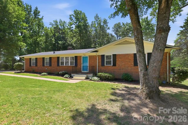 225 Middleton Avenue, Matthews, NC 28104