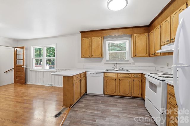 225 Middleton Avenue, Matthews, NC 28104