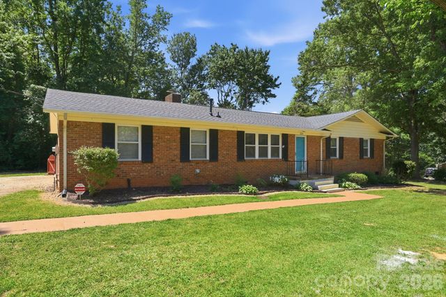 225 Middleton Avenue, Matthews, NC 28104