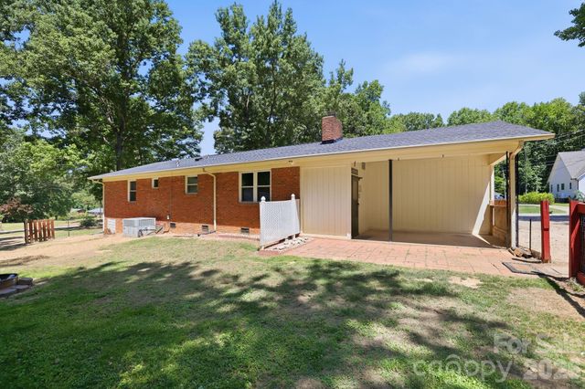 225 Middleton Avenue, Matthews, NC 28104