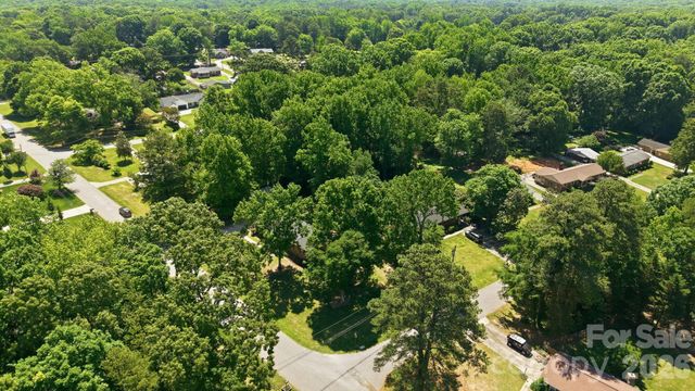 225 Middleton Avenue, Matthews, NC 28104