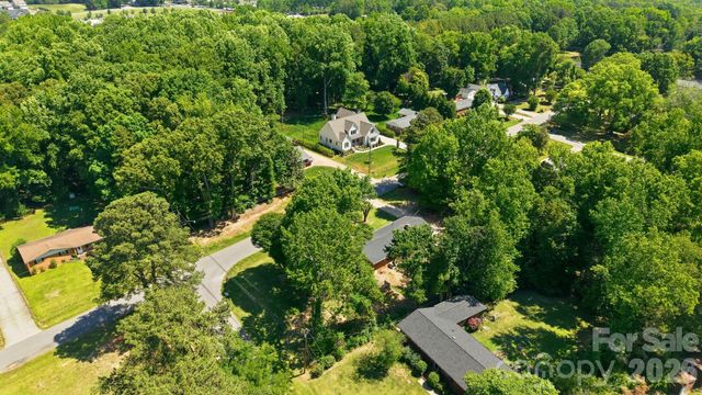 225 Middleton Avenue, Matthews, NC 28104
