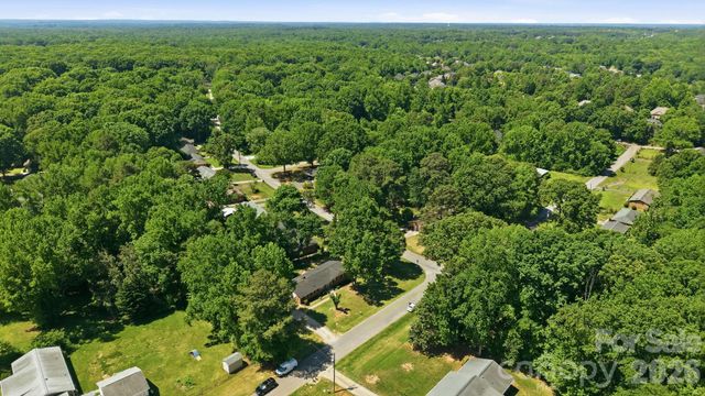225 Middleton Avenue, Matthews, NC 28104