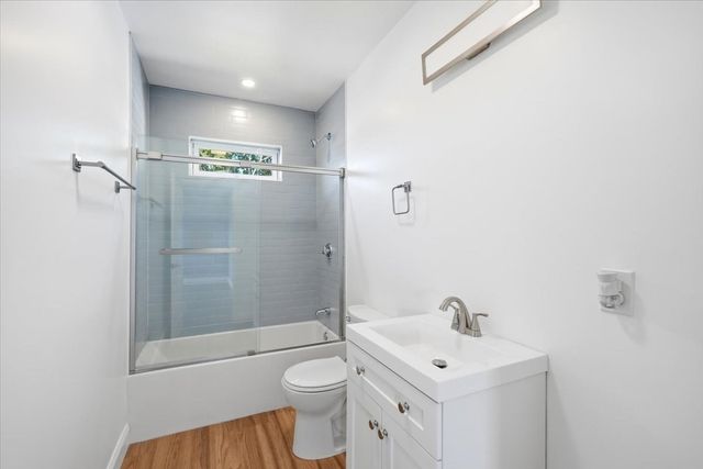 26 Bay Street 2, Hull, MA 02045