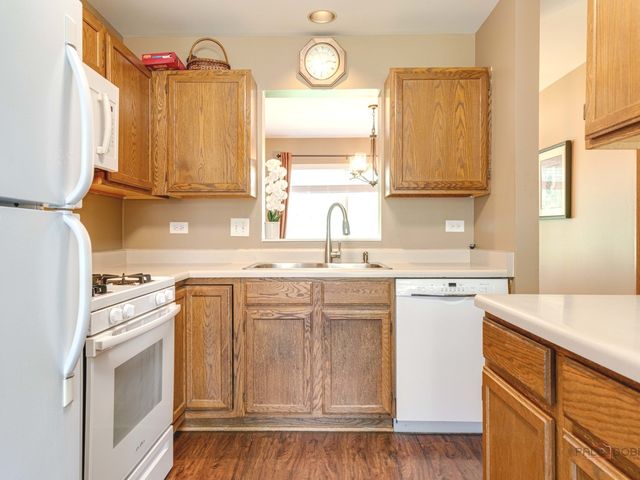 6797 ROANOAKE Court, Gurnee, IL 60031