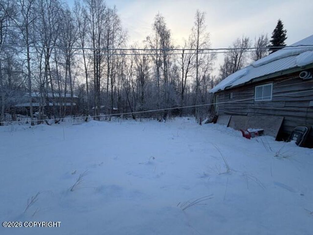 9901 S Laurie Lane, Wasilla, AK 99623