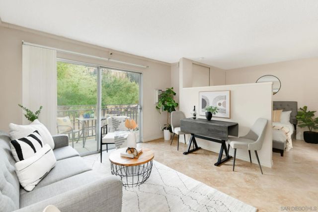 7508 Parkway Dr 102, La Mesa, CA 91942