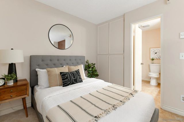 7508 Parkway Dr 102, La Mesa, CA 91942