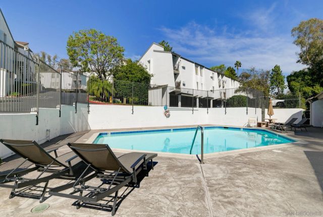 7508 Parkway Dr 102, La Mesa, CA 91942