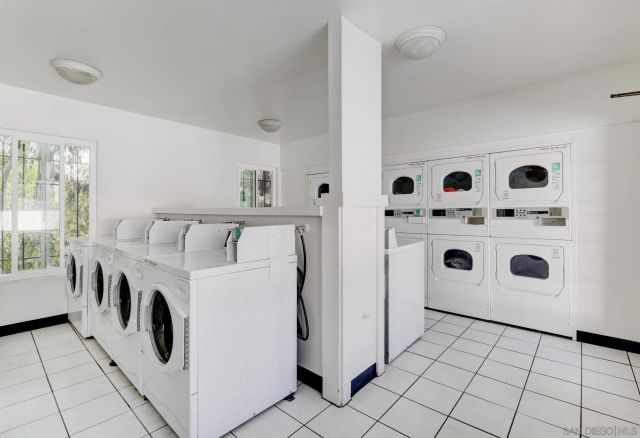 7508 Parkway Dr 102, La Mesa, CA 91942