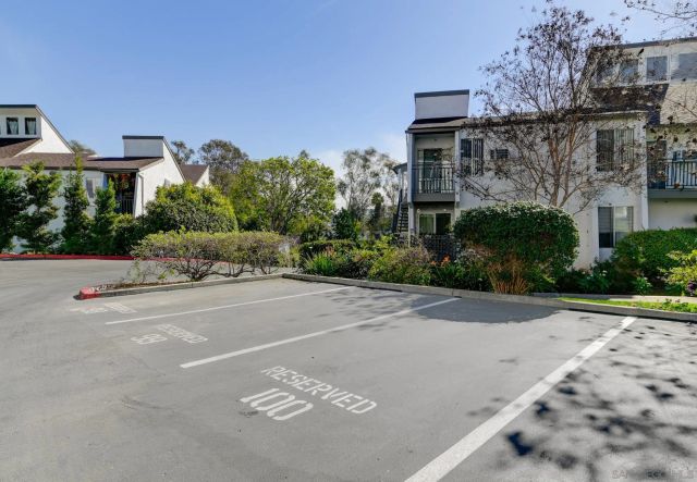 7508 Parkway Dr 102, La Mesa, CA 91942