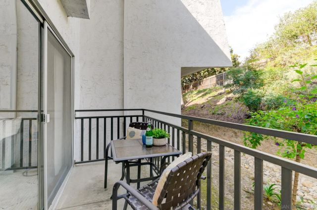 7508 Parkway Dr 102, La Mesa, CA 91942